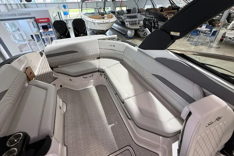 Slide: The Image of Sea Ray SLX 280 Outboard 2026 - 13