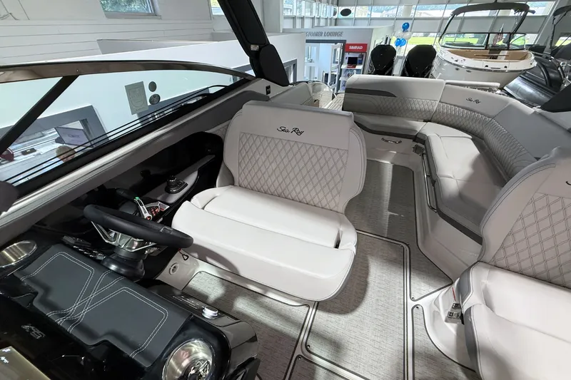 Slide: The Image of Sea Ray SLX 280 Outboard 2026 - 19