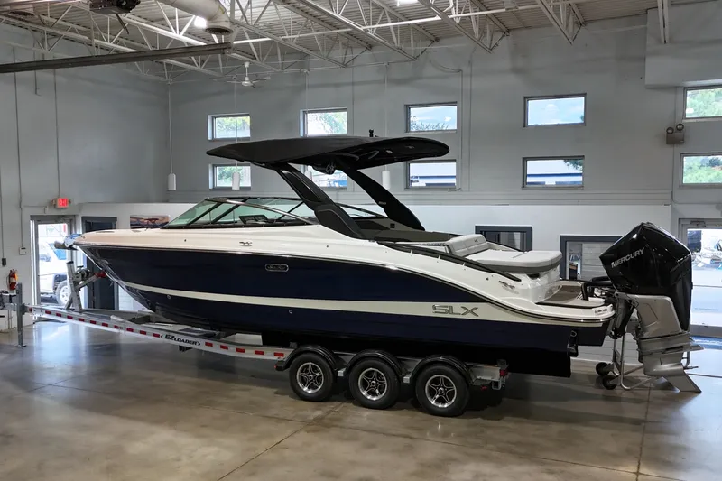 Slide: The Image of Sea Ray SLX 280 Outboard 2026 - 2