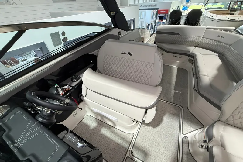 Slide: The Image of Sea Ray SLX 280 Outboard 2026 - 20