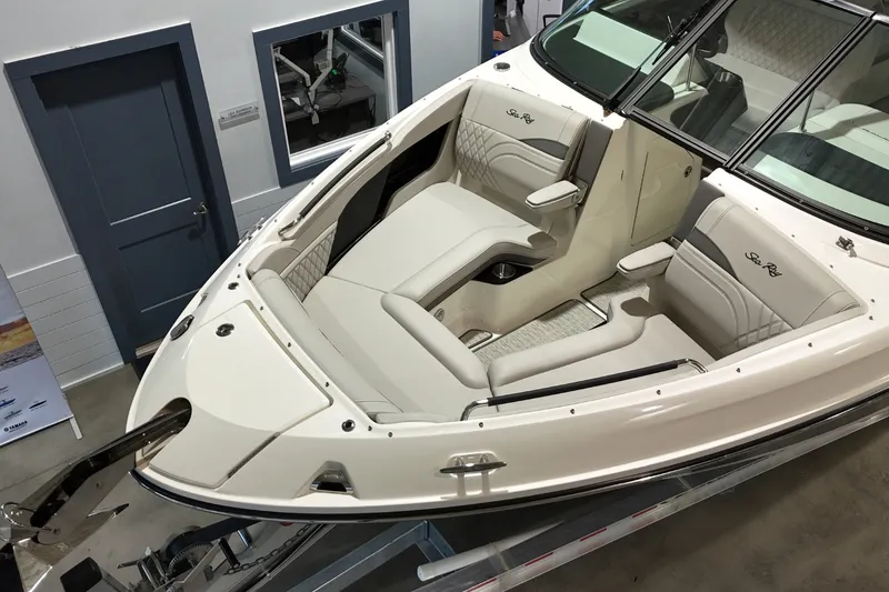 Slide: The Image of Sea Ray SLX 280 Outboard 2026 - 27