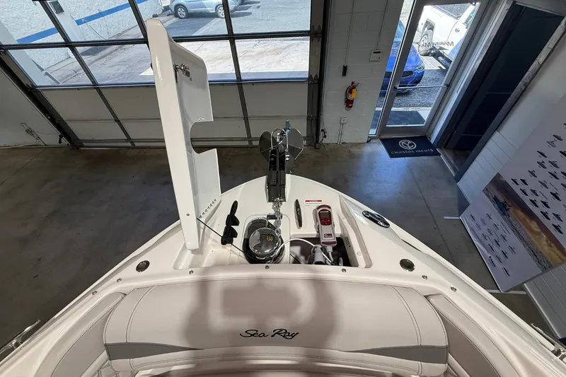 Slide: The Image of Sea Ray SLX 280 Outboard 2026 - 31