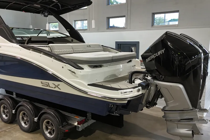Slide: The Image of Sea Ray SLX 280 Outboard 2026 - 4