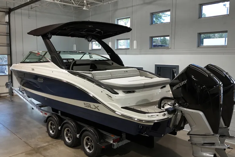 Slide: The Image of Sea Ray SLX 280 Outboard 2026 - 5