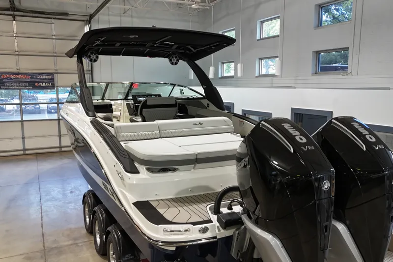 Slide: The Image of Sea Ray SLX 280 Outboard 2026 - 7