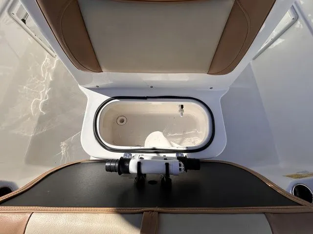 Slide: The Image of NauticStar 211 Hybrid 2023 - 15