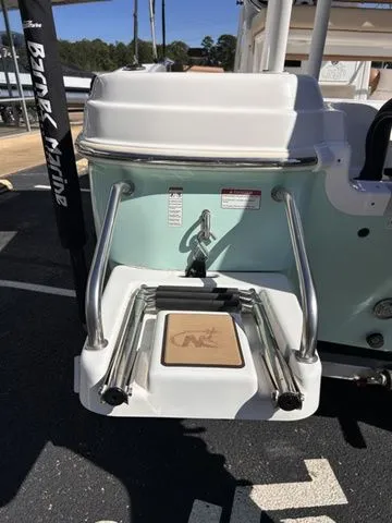 Slide: The Image of NauticStar 211 Hybrid 2023 - 4