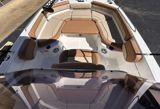 Slide: The Image of NauticStar 211 Hybrid 2023 - 5