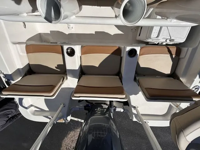 Slide: The Image of NauticStar 211 Hybrid 2023 - 7