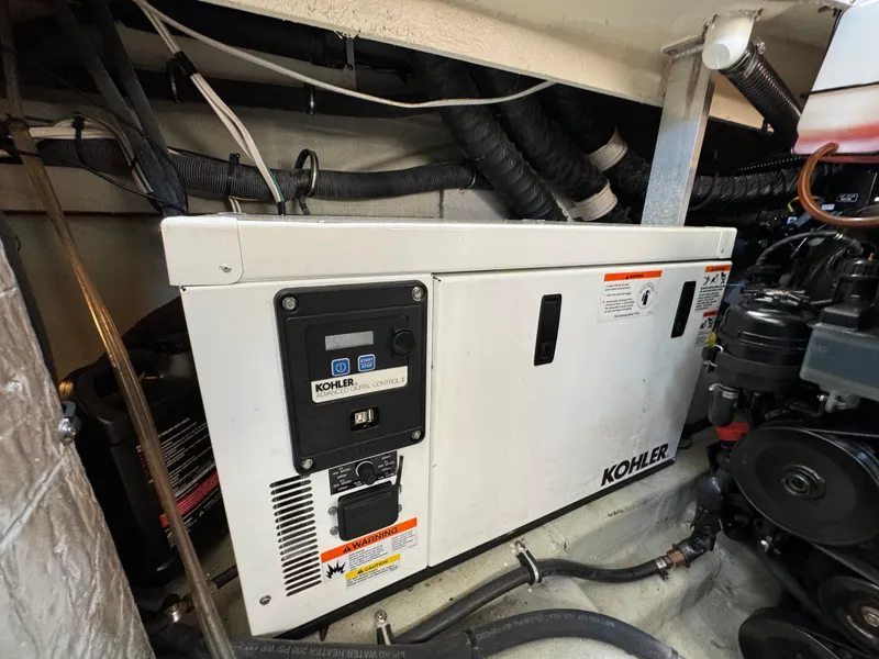 Slide: The Image of Crownline Boats 350 SY 2018 - 64