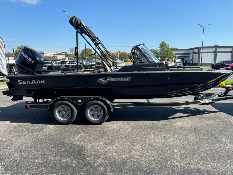 Slide: The Image of SeaArk Protege 200 2026 - 4