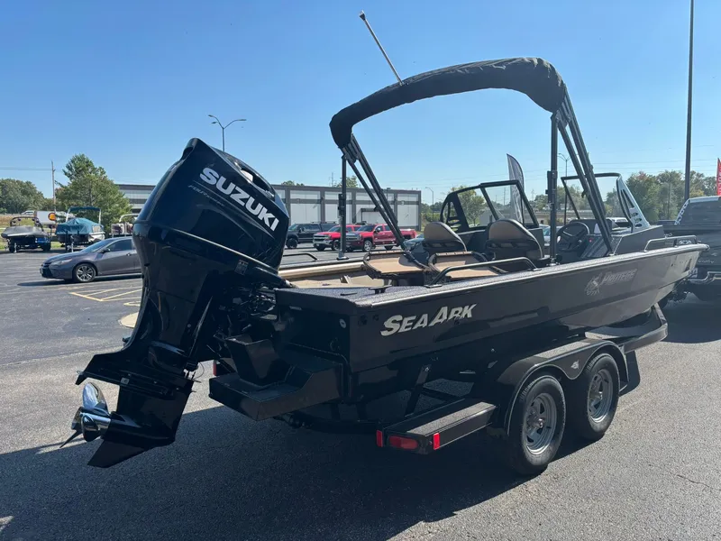 Slide: The Image of SeaArk Protege 200 2026 - 5