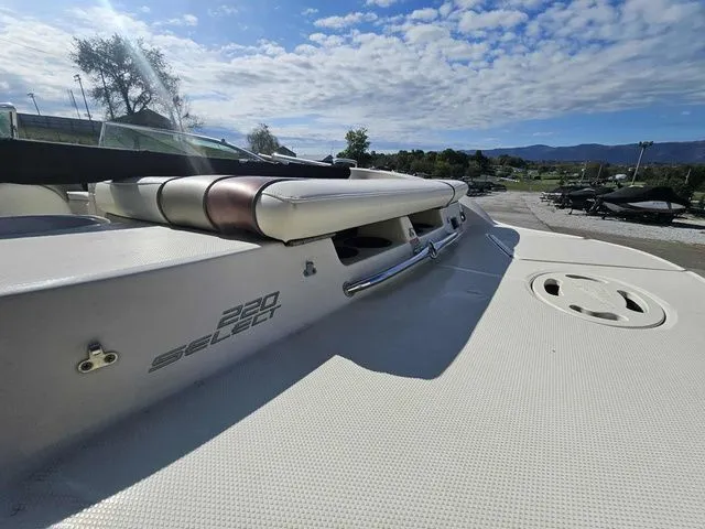 Slide: The Image of Sea Ray 220 Select 2006 - 10