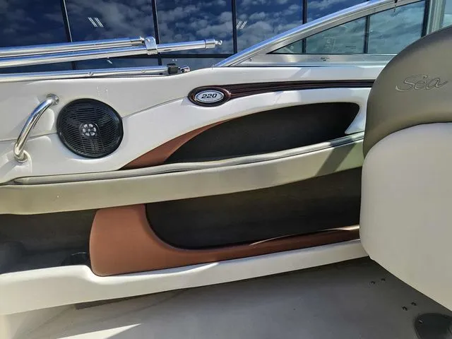 Slide: The Image of Sea Ray 220 Select 2006 - 13