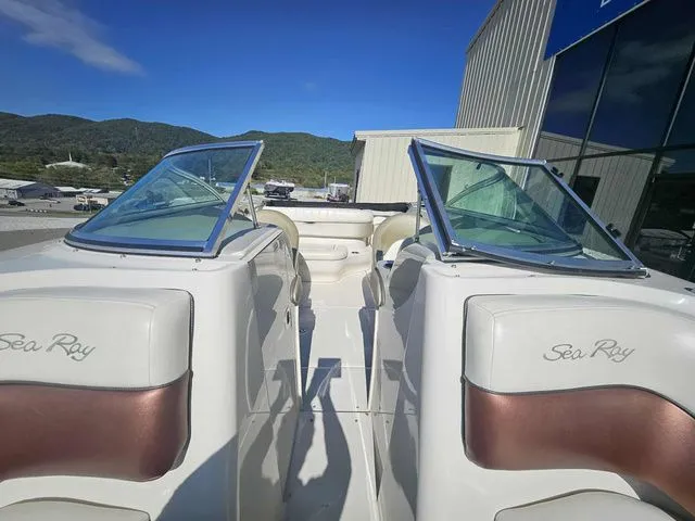 Slide: The Image of Sea Ray 220 Select 2006 - 15