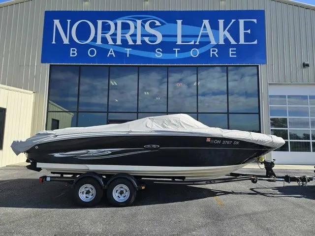 Slide: The Image of Sea Ray 220 Select 2006 - 8