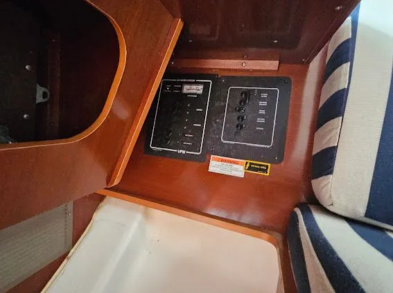 Slide: The Image of Beneteau Oceanis Clipper 331 2004 - 13