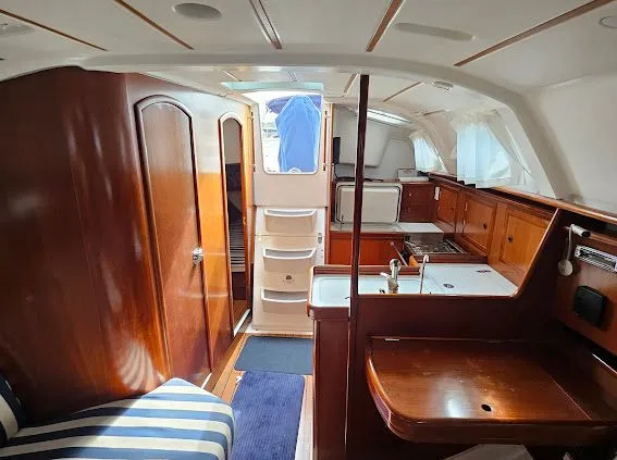 Slide: The Image of Beneteau Oceanis Clipper 331 2004 - 16