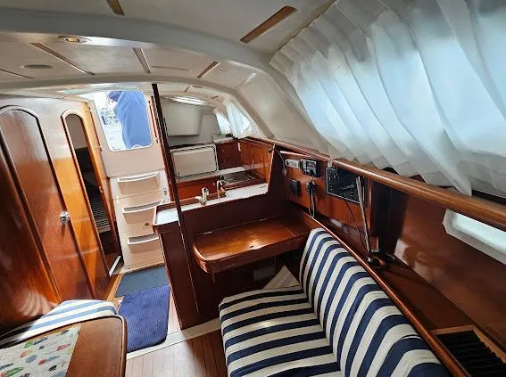 Slide: The Image of Beneteau Oceanis Clipper 331 2004 - 17