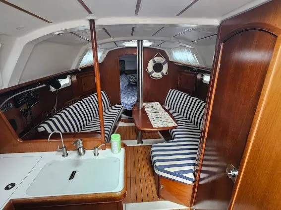 Slide: The Image of Beneteau Oceanis Clipper 331 2004 - 6