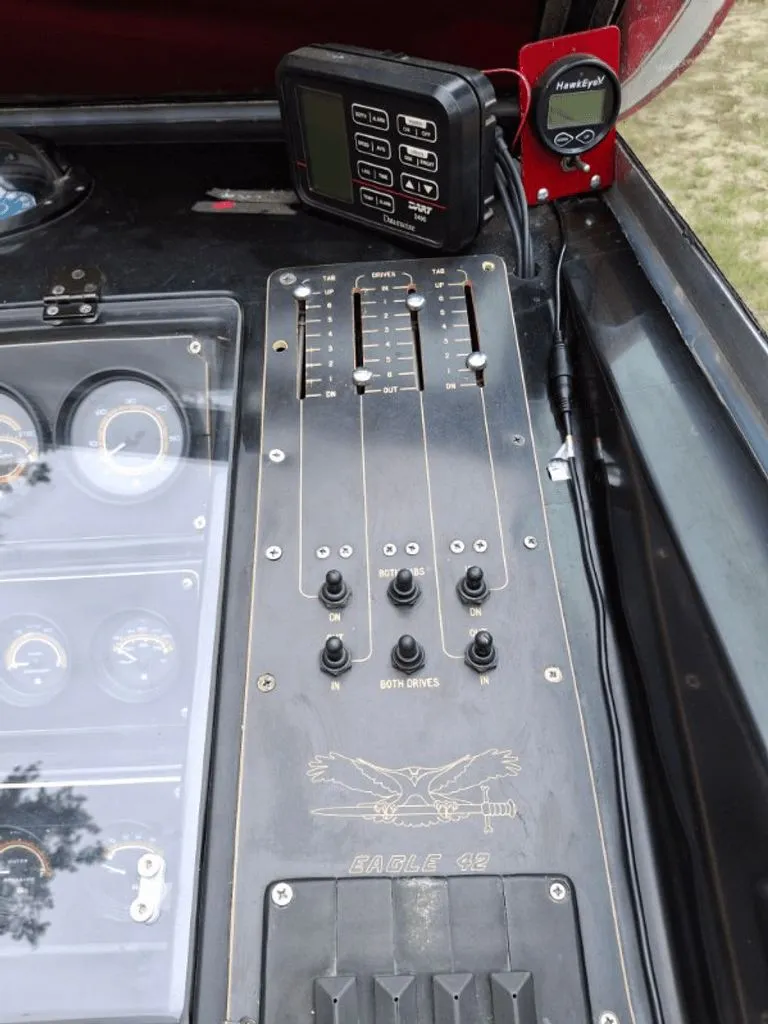 Slide: The Image of Wellcraft Excalibur Eagle II 1985 - 14