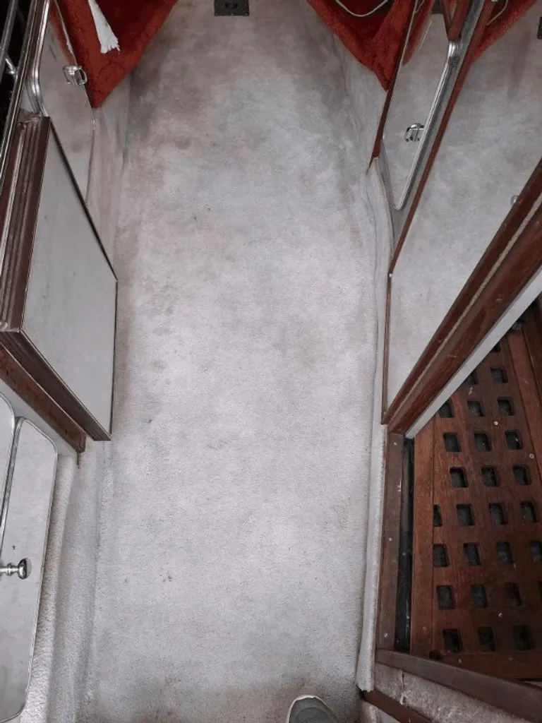 Slide: The Image of Wellcraft Excalibur Eagle II 1985 - 19