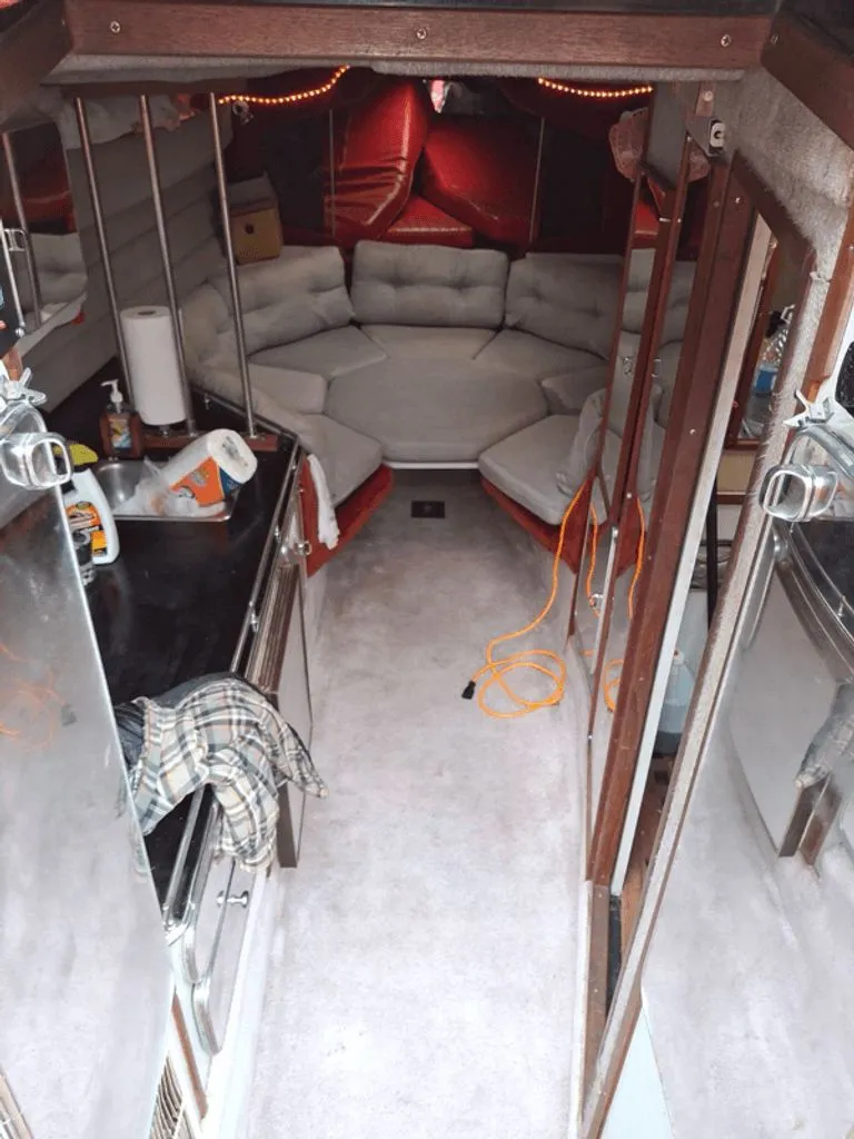 Slide: The Image of Wellcraft Excalibur Eagle II 1985 - 20