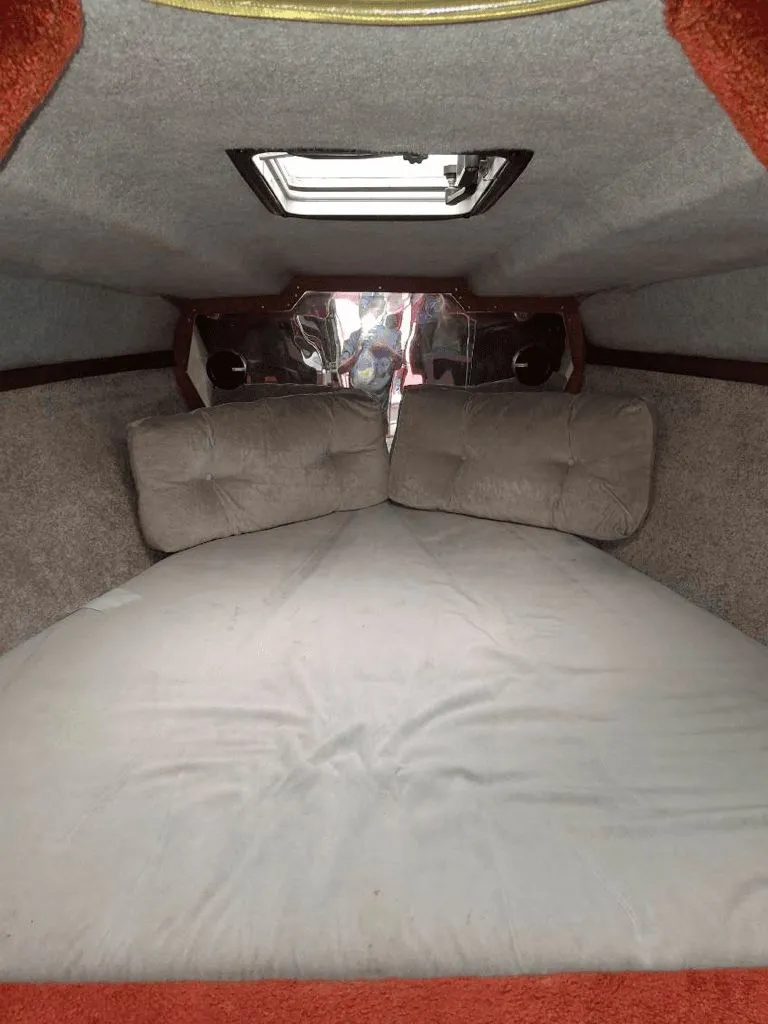 Slide: The Image of Wellcraft Excalibur Eagle II 1985 - 26