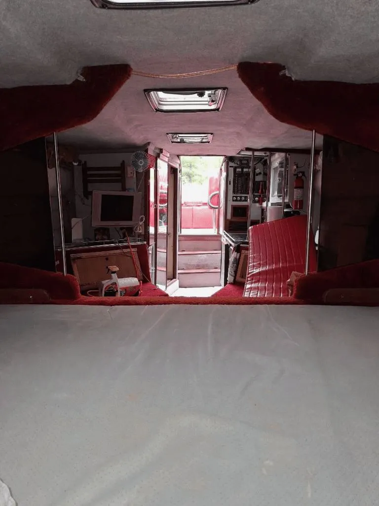 Slide: The Image of Wellcraft Excalibur Eagle II 1985 - 27