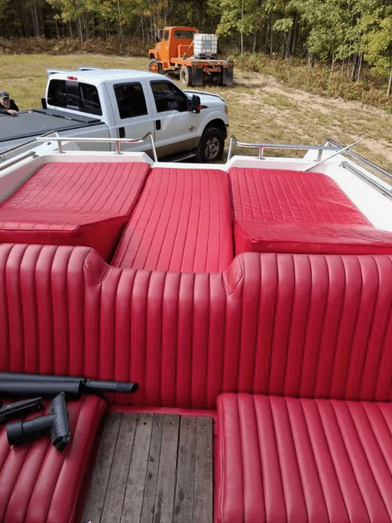 Slide: The Image of Wellcraft Excalibur Eagle II 1985 - 3