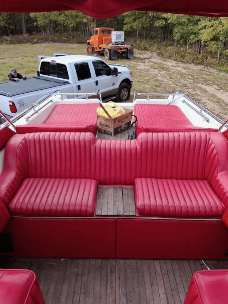 Slide: The Image of Wellcraft Excalibur Eagle II 1985 - 4