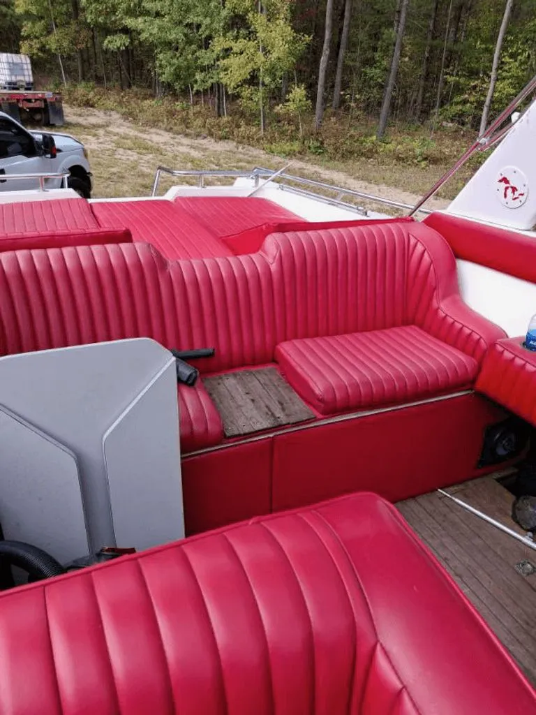 Slide: The Image of Wellcraft Excalibur Eagle II 1985 - 6