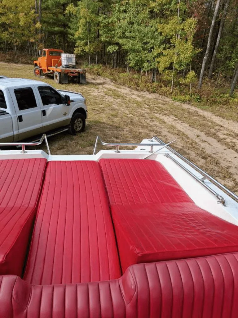 Slide: The Image of Wellcraft Excalibur Eagle II 1985 - 7