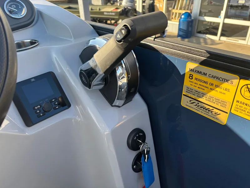 Slide: The Image of Bentley Pontoons 180 LE 3 PT 2026 - 18