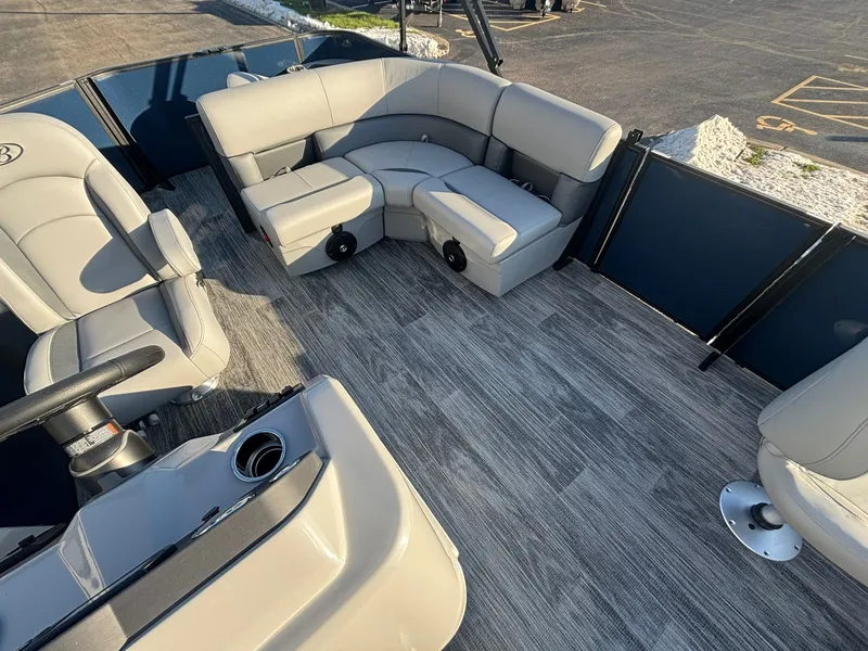 Slide: The Image of Bentley Pontoons 180 LE 3 PT 2026 - 20