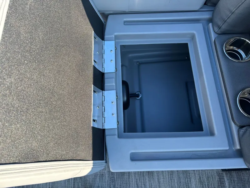 Slide: The Image of Bentley Pontoons 180 LE 3 PT 2026 - 23