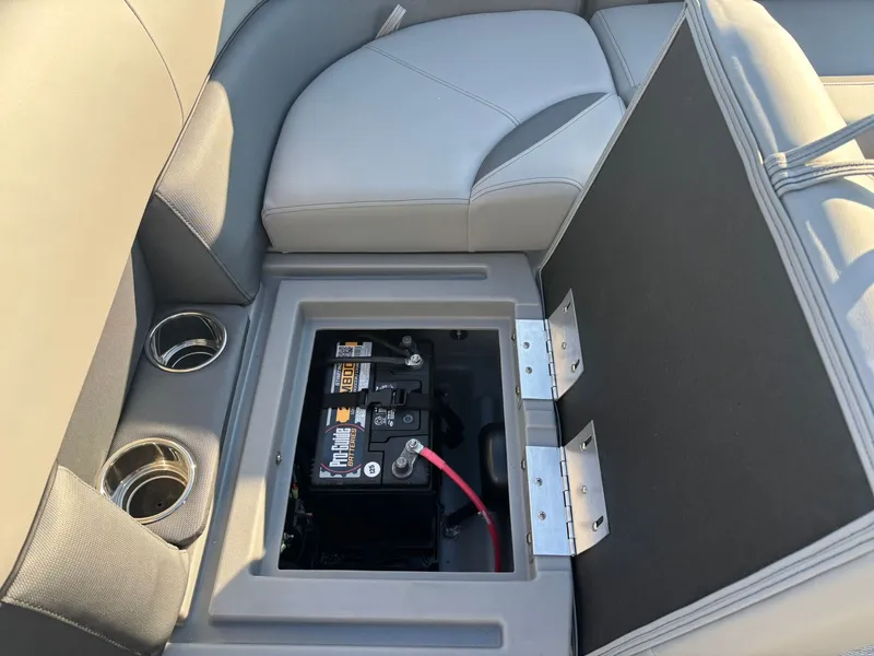 Slide: The Image of Bentley Pontoons 180 LE 3 PT 2026 - 25