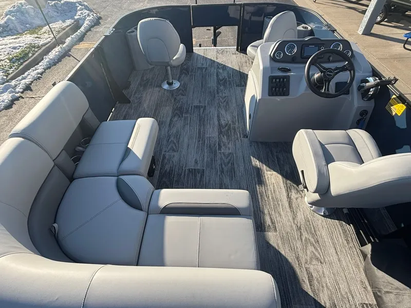 Slide: The Image of Bentley Pontoons 180 LE 3 PT 2026 - 27