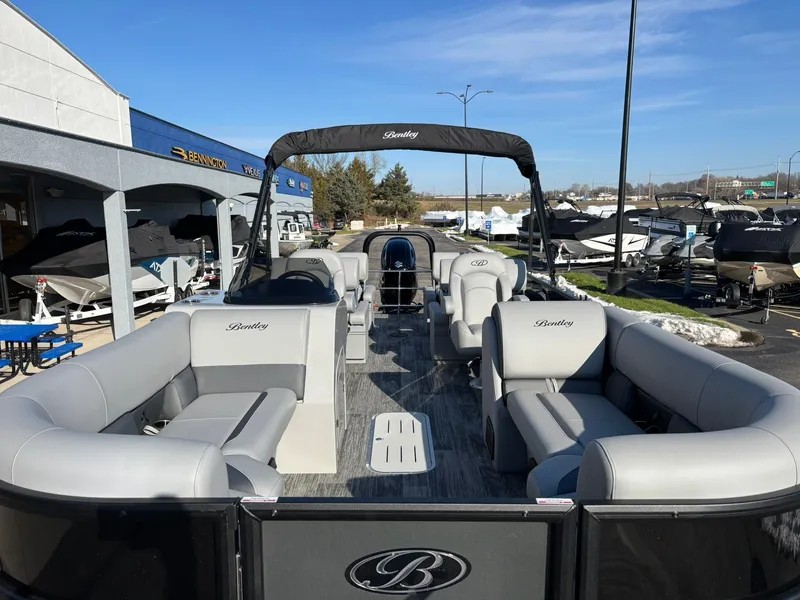 Slide: The Image of Bentley Pontoons 223 LEGACY QSB 2026 - 10