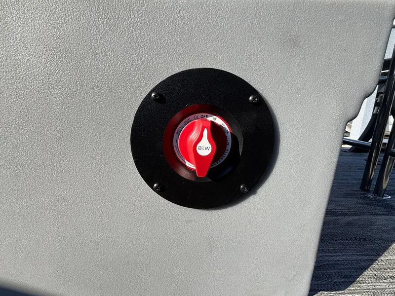 Slide: The Image of Bentley Pontoons 223 LEGACY QSB 2026 - 33