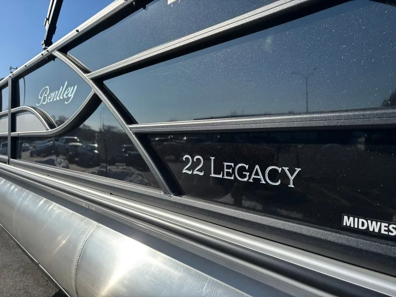 Slide: The Image of Bentley Pontoons 223 LEGACY QSB 2026 - 9