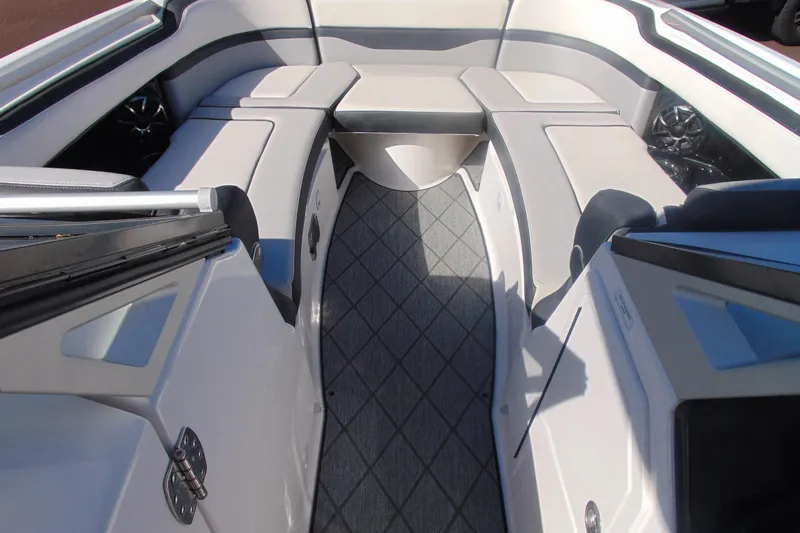Slide: The Image of 2019 Yamaha Boats 275SD interior with spacious seating and modern design. - 13