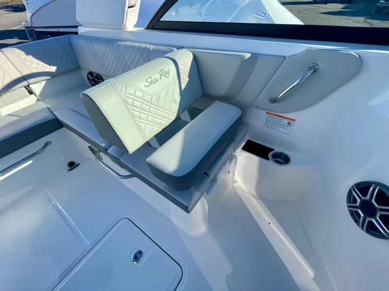 Slide: The Image of Sea Ray SDX 230 Outboard 2026 - 8