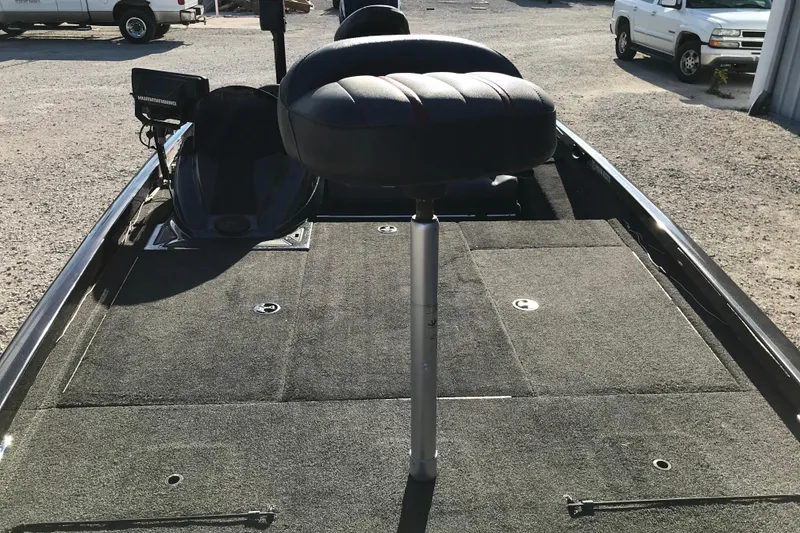 Slide: The Image of 2016 Ranger RT188 boat interior with pedestal seat and carpeted deck. - 16