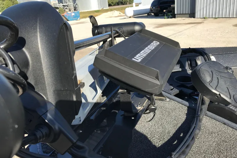 Slide: The Image of 2016 Ranger RT188 boat with Humminbird fish finder and trolling motor. - 18