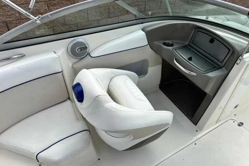 Slide: The Image of Engine of 2006 Rinker 226 Captiva Bowrider with Mercury 150 MPI. - 17