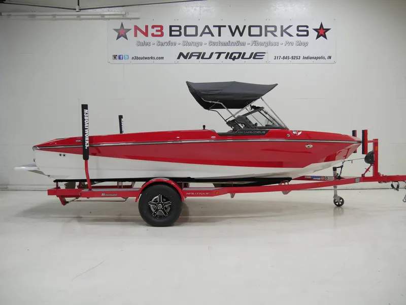 Slide: The Image of Nautique Ski Nautique 2019 - 1