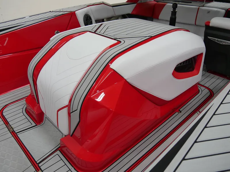 Slide: The Image of Nautique Ski Nautique 2019 - 18