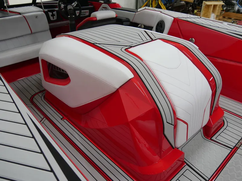 Slide: The Image of Nautique Ski Nautique 2019 - 19