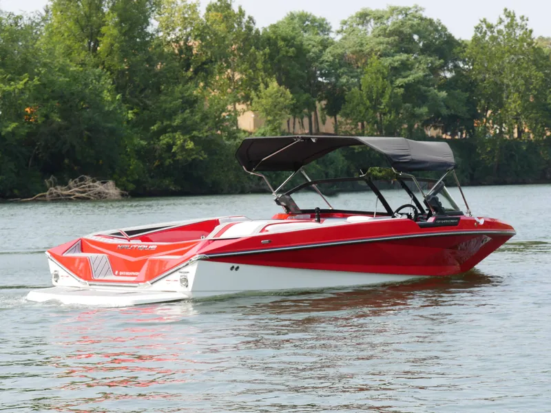 Slide: The Image of Nautique Ski Nautique 2019 - 24